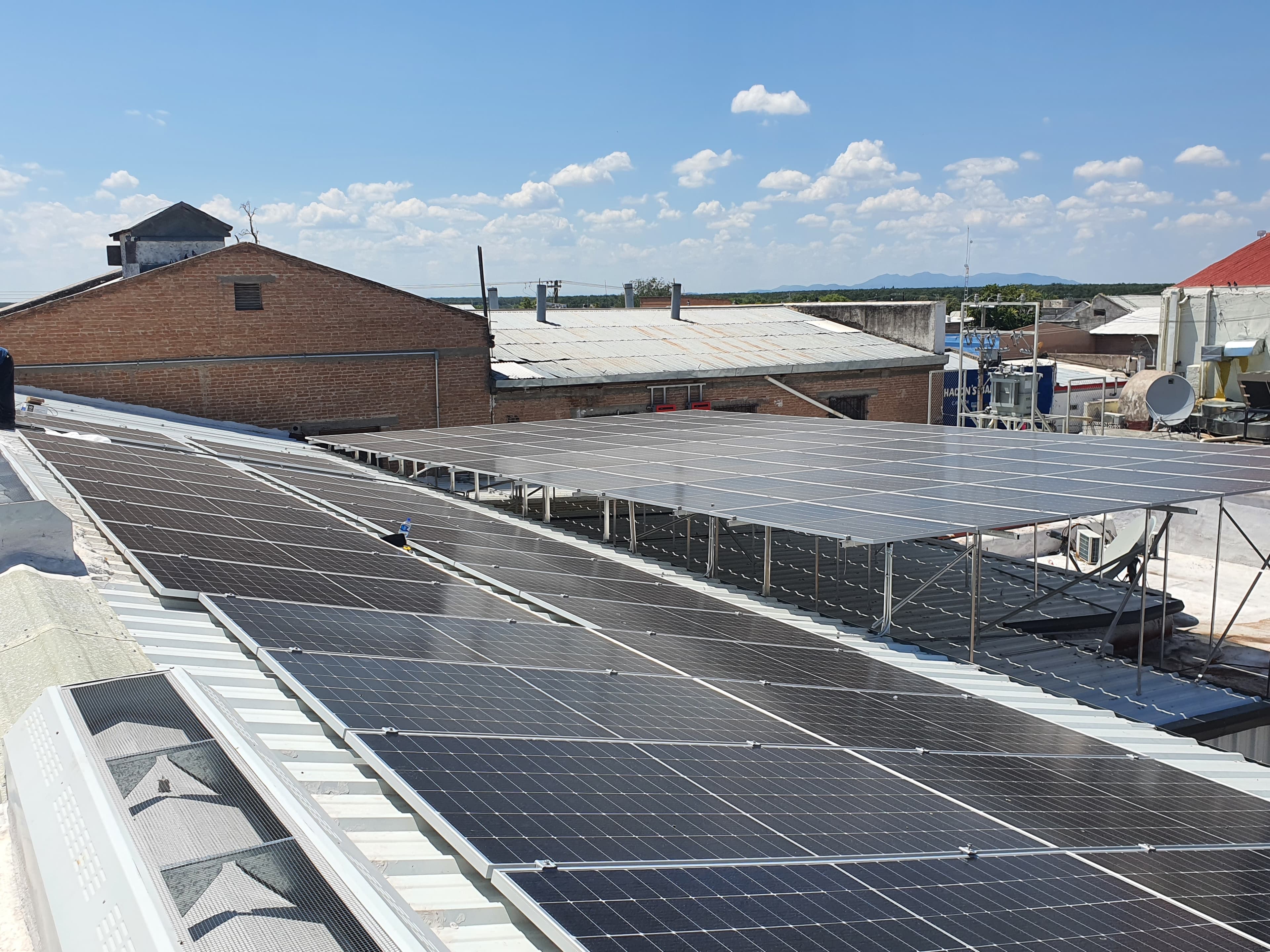 Sistema de paneles solares comercial